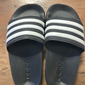 Adidas kids black and white slide sandals